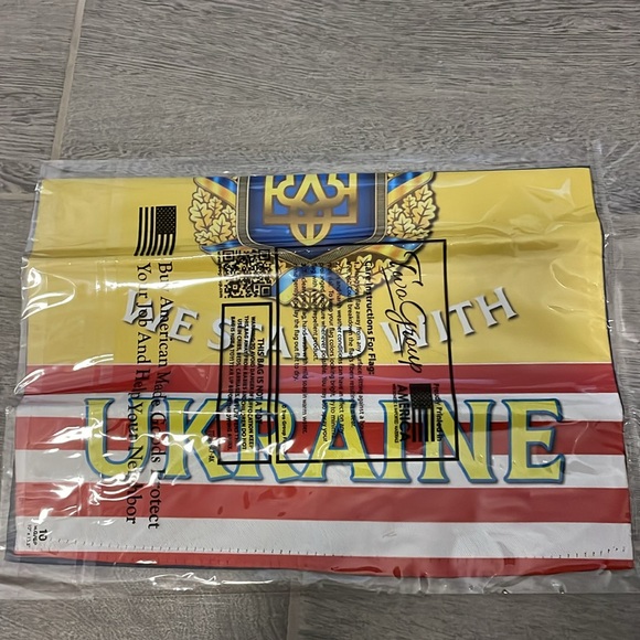 Garden Flag In This Home We Stand With Ukraine new in package - Picture 2 of 2
